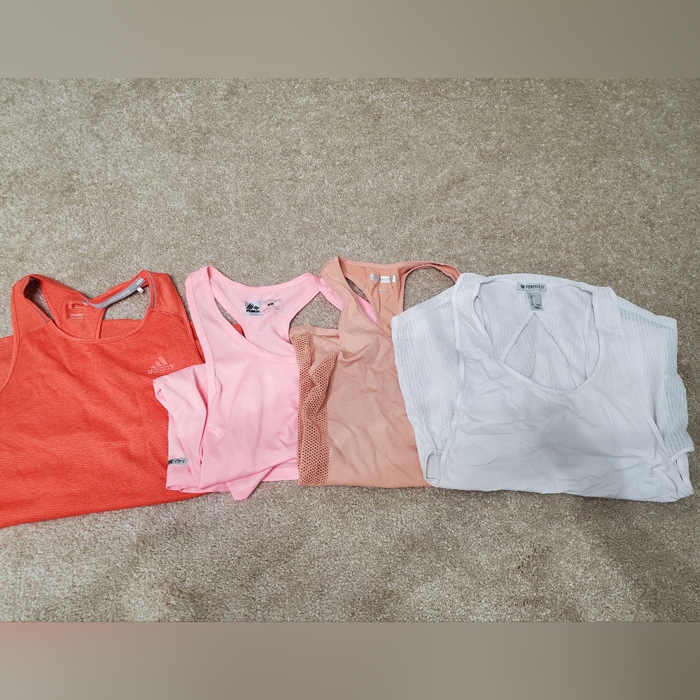 Women's Workout Tank Top Bundle Size Small
